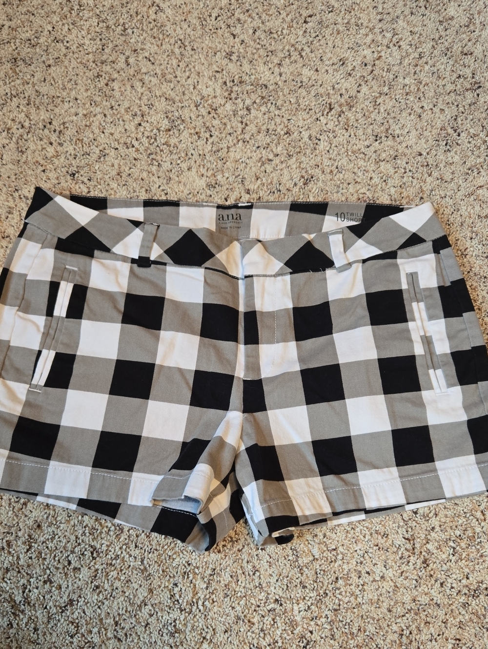 A.N.A. Black White Checked Twill Shorts Womens Size 10